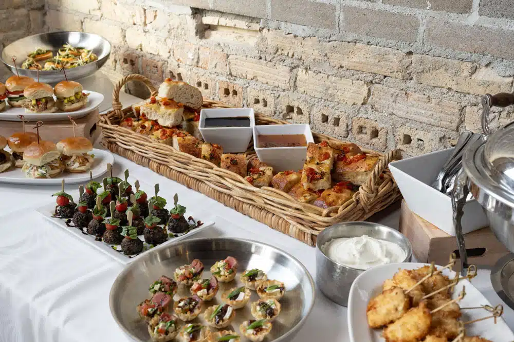 Choosing-the-Perfect-Wedding-Food-Service-Style-1