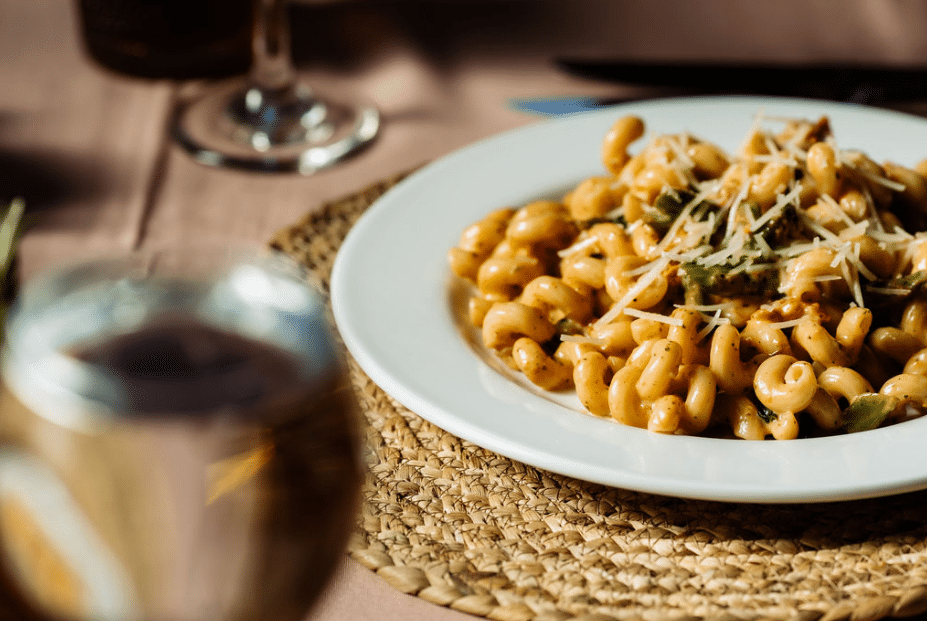 Featured image for post: How to Choose the Best Wedding Catering Style for Your Big Day